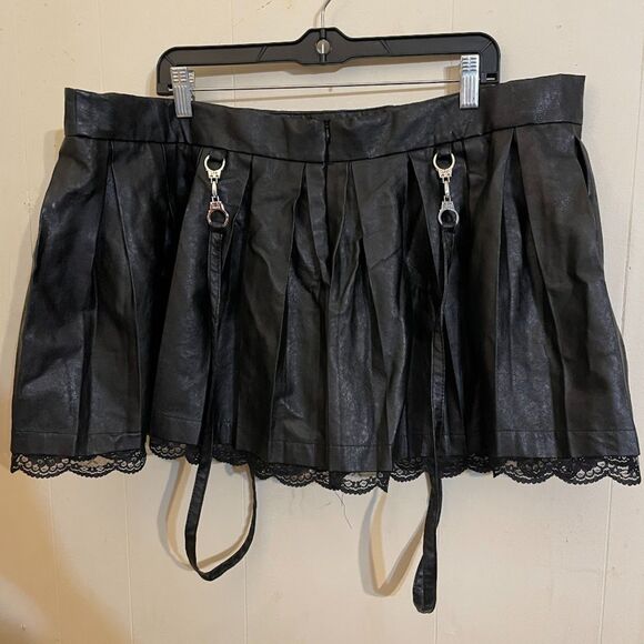 LITTLE FOR BIG Pleated Pleather MINI SKIRT Handcuff Straps 4XL - Picture 4 of 5